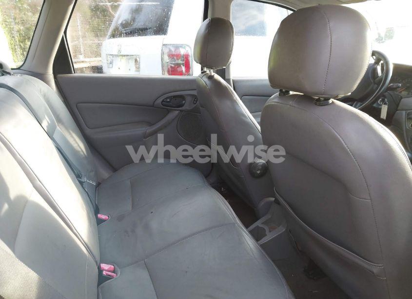 Photo 8 of 2002 Ford Focus SE/ZTW (VIN 1FAFP36352W358032)