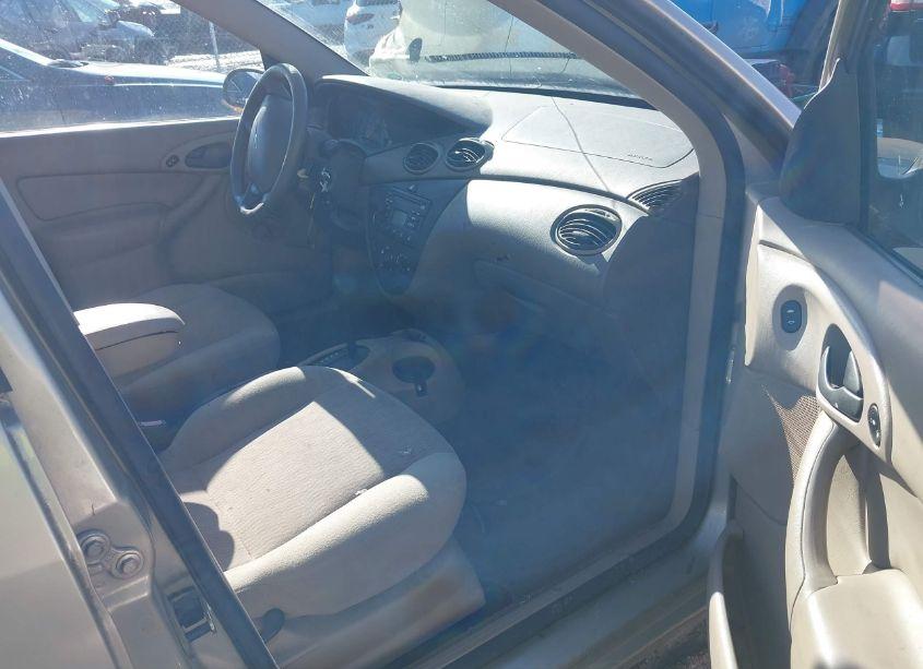 Photo 5 of 2001 Ford Focus SE (VIN 1FAFP36361W378837)