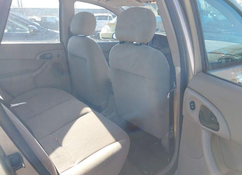 Photo 8 of 2001 Ford Focus SE (VIN 1FAFP36361W378837)