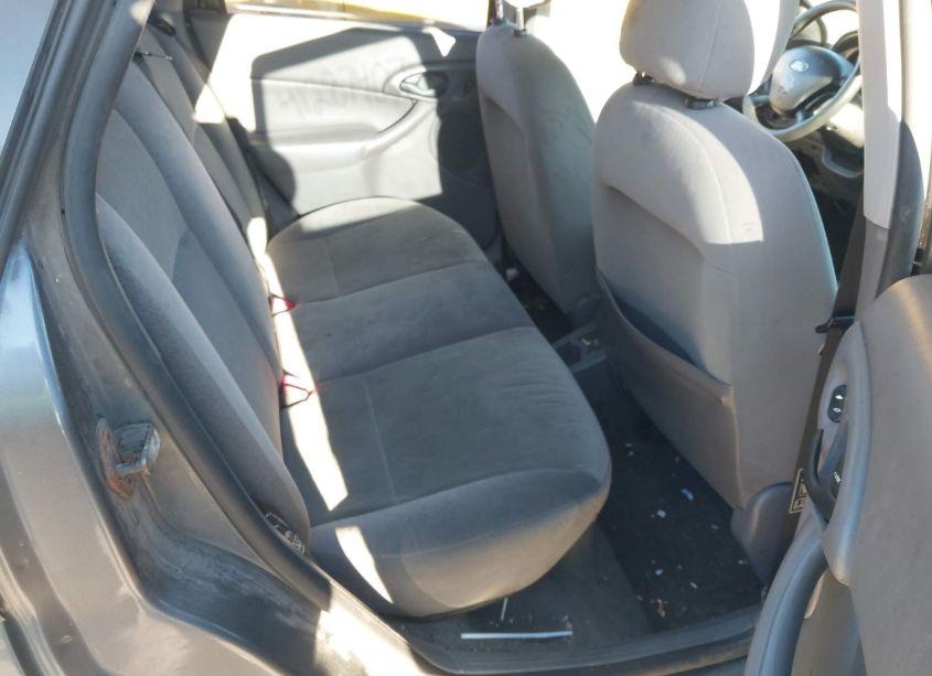 Photo 8 of 2002 Ford Focus SE/ZTW (VIN 1FAFP36362W143632)