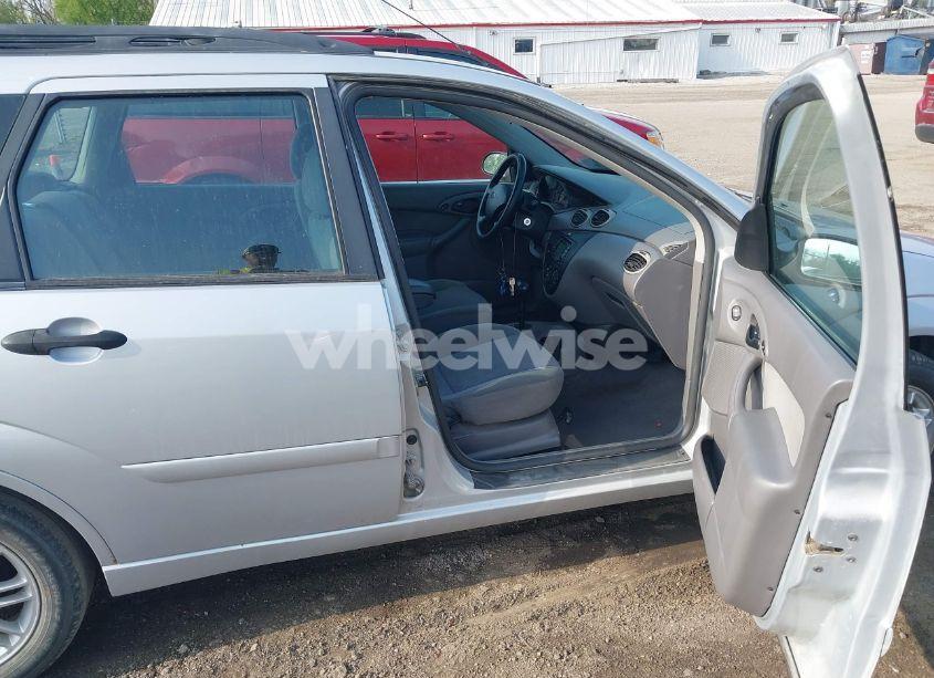 Photo 5 of 2003 Ford Focus SE/ZTW (VIN 1FAFP36373W209641)