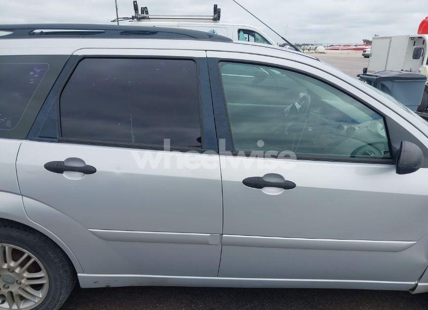 Photo 13 of 2003 Ford Focus SE/ZTW (VIN 1FAFP36383W119382)