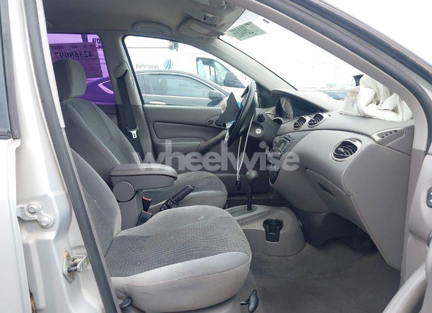 Photo 5 of 2003 Ford Focus SE/ZTW (VIN 1FAFP36383W119382)