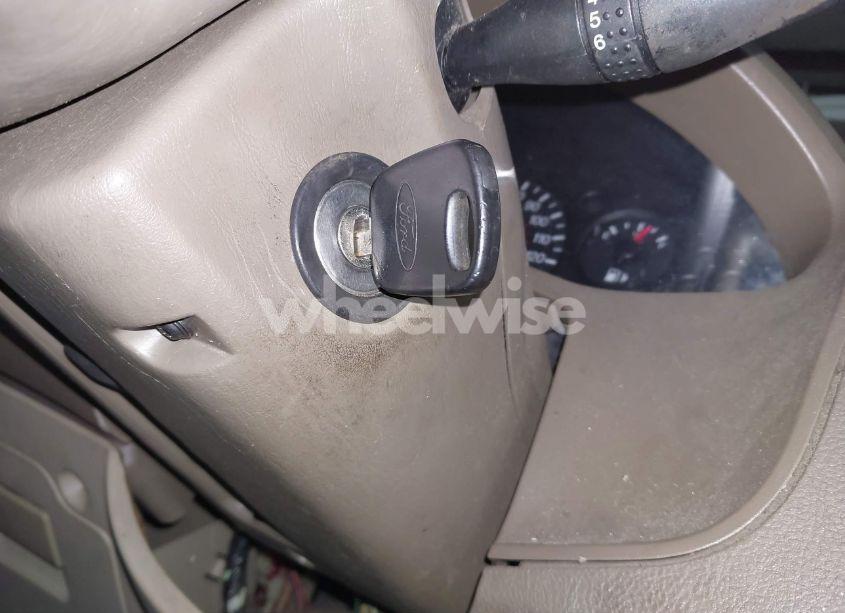 Photo 11 of 2005 Ford Focus ZXW (VIN 1FAFP36N15W241618)