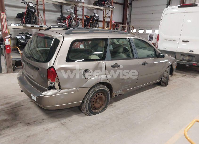 Photo 4 of 2005 Ford Focus ZXW (VIN 1FAFP36N15W241618)