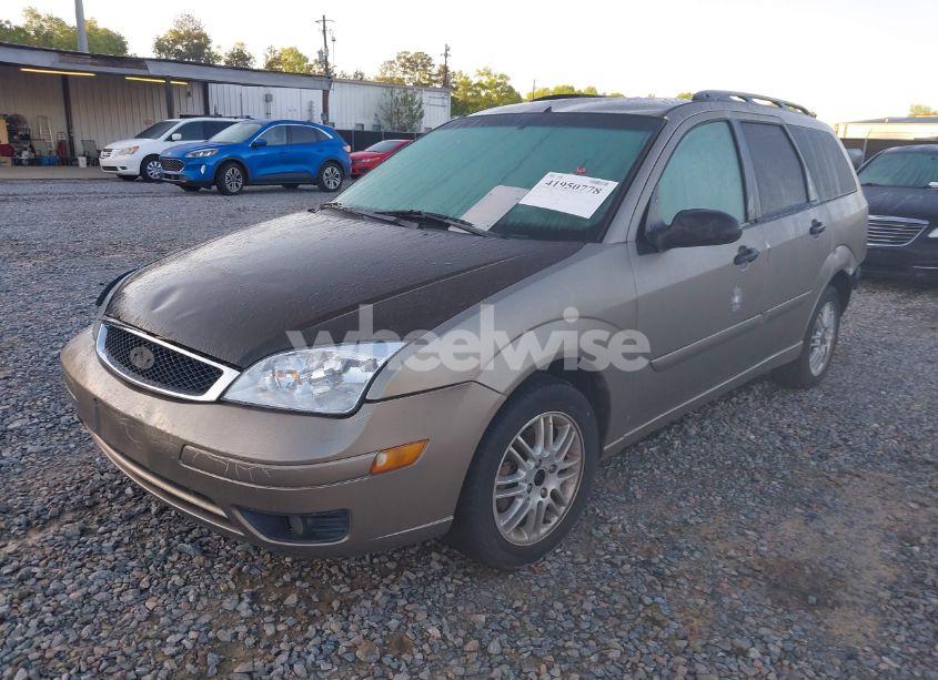 Photo 2 of 2005 Ford Focus ZXW (VIN 1FAFP36N15W304216)