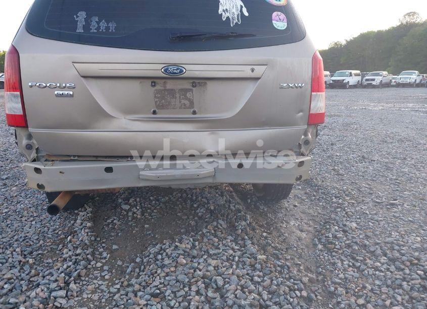 Photo 6 of 2005 Ford Focus ZXW (VIN 1FAFP36N15W304216)