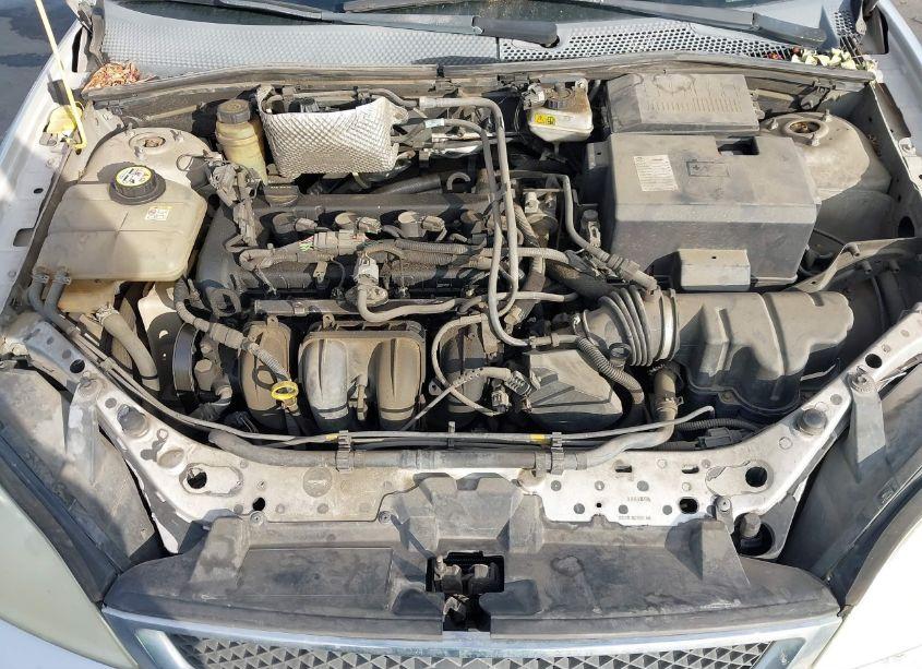Photo 10 of 2005 Ford Focus ZXW (VIN 1FAFP36N15W313112)