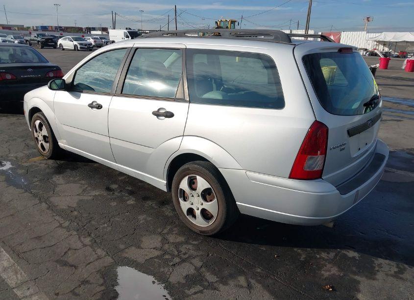 Photo 3 of 2005 Ford Focus ZXW (VIN 1FAFP36N15W313112)