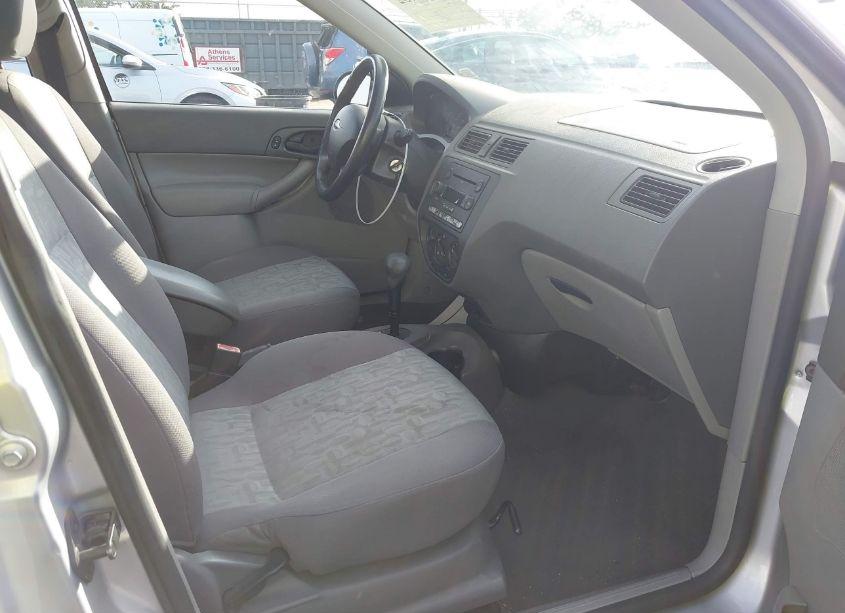 Photo 5 of 2005 Ford Focus ZXW (VIN 1FAFP36N15W313112)