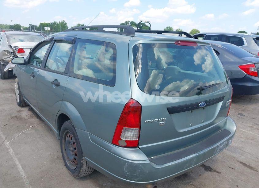 Photo 3 of 2005 Ford Focus ZXW (VIN 1FAFP36N25W132570)