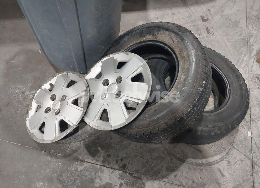 Photo 12 of 2007 Ford Focus SE/SES (VIN 1FAFP36N27W114833)