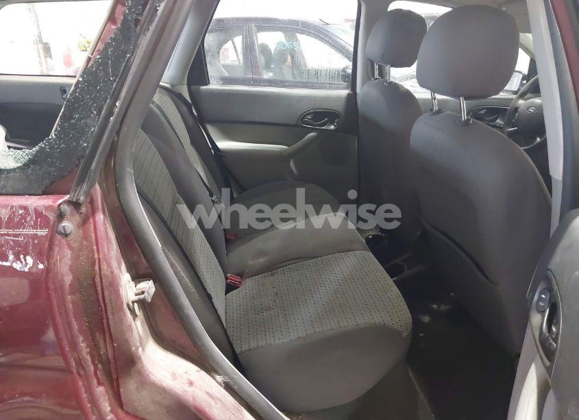 Photo 8 of 2007 Ford Focus SE/SES (VIN 1FAFP36N27W114833)