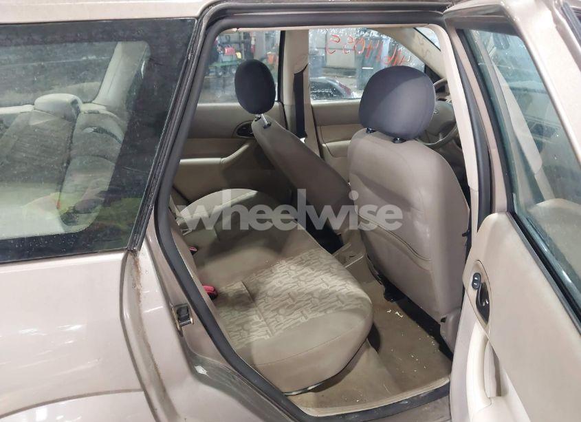 Photo 8 of 2005 Ford Focus ZXW (VIN 1FAFP36N35W183284)