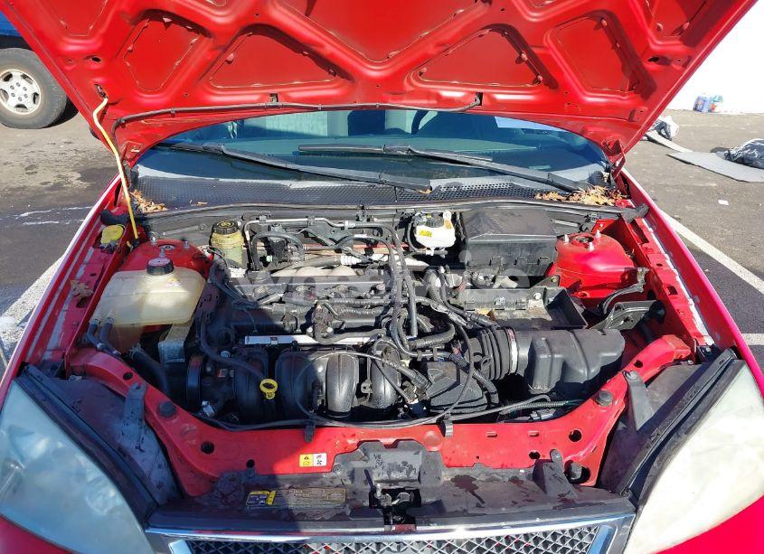 Photo 10 of 2005 Ford Focus ZXW (VIN 1FAFP36N35W200584)