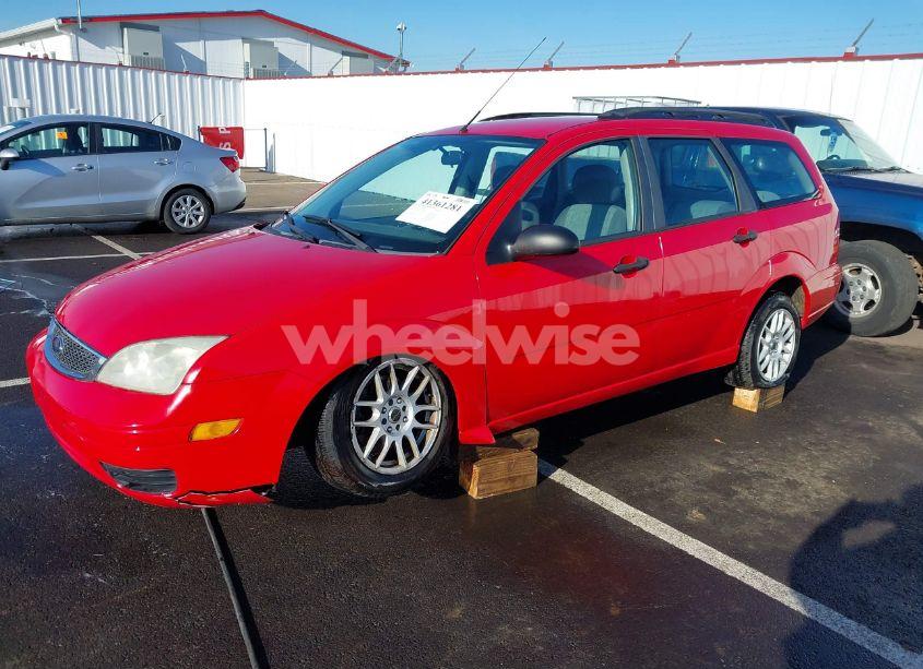Photo 2 of 2005 Ford Focus ZXW (VIN 1FAFP36N35W200584)