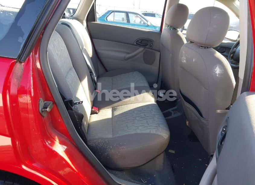 Photo 8 of 2005 Ford Focus ZXW (VIN 1FAFP36N35W200584)