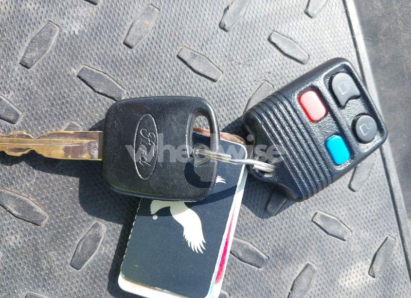 Photo 11 of 2005 Ford Focus ZXW (VIN 1FAFP36N45W111431)