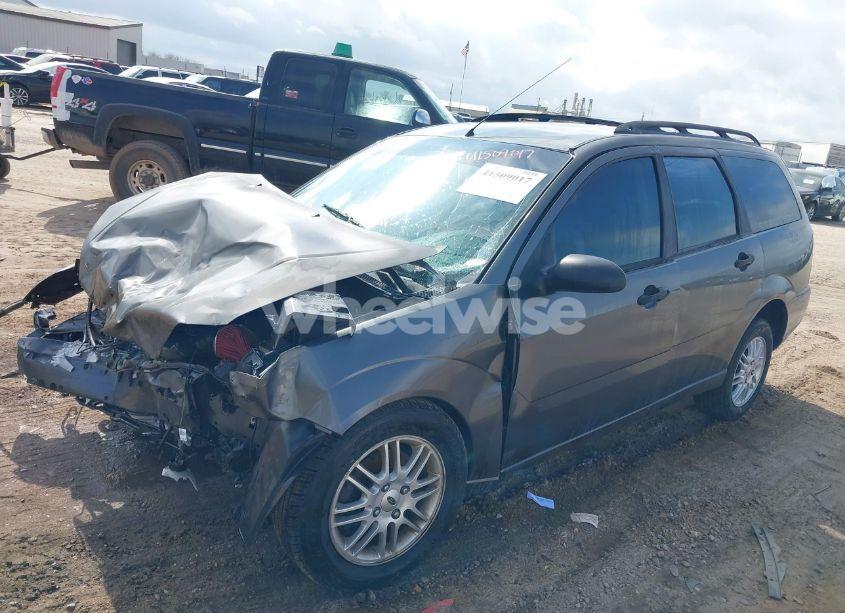 Photo 2 of 2005 Ford Focus ZXW (VIN 1FAFP36N45W111431)