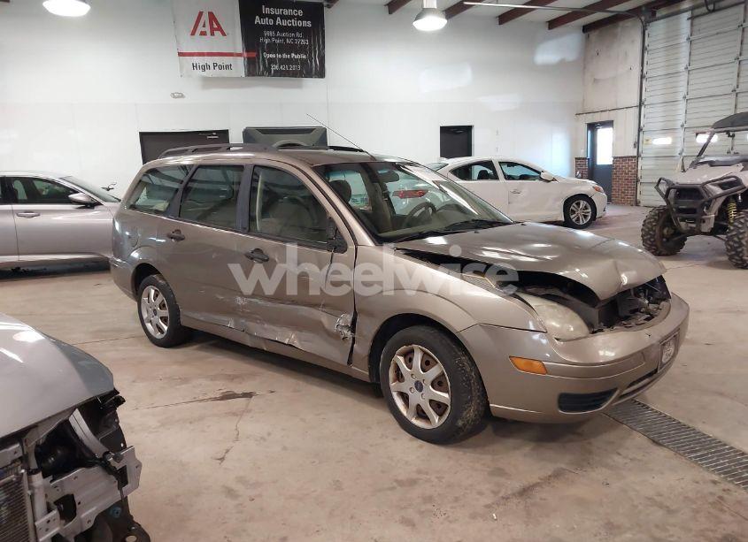 2005 Ford Focus ZXW (VIN 1FAFP36N55W297867) main photo