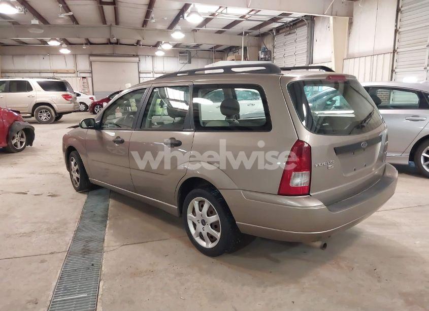 Photo 3 of 2005 Ford Focus ZXW (VIN 1FAFP36N55W297867)