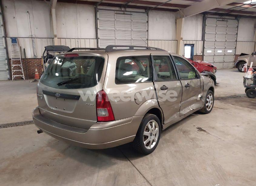 Photo 4 of 2005 Ford Focus ZXW (VIN 1FAFP36N55W297867)