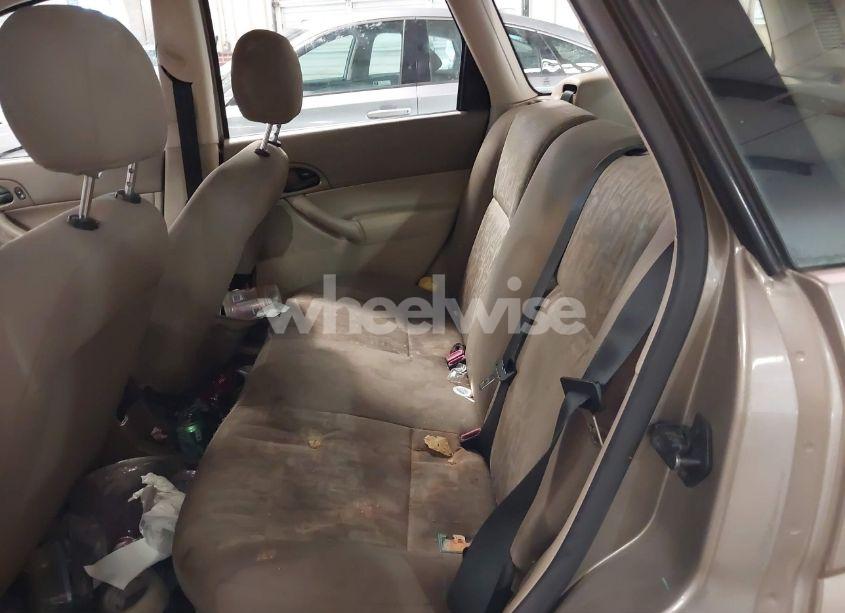 Photo 8 of 2005 Ford Focus ZXW (VIN 1FAFP36N55W297867)