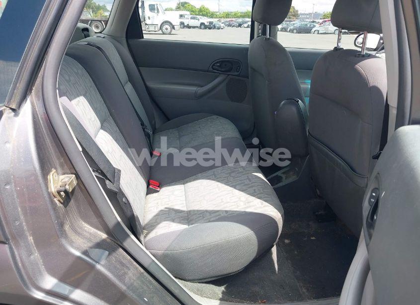 Photo 8 of 2005 Ford Focus ZXW (VIN 1FAFP36N75W192103)