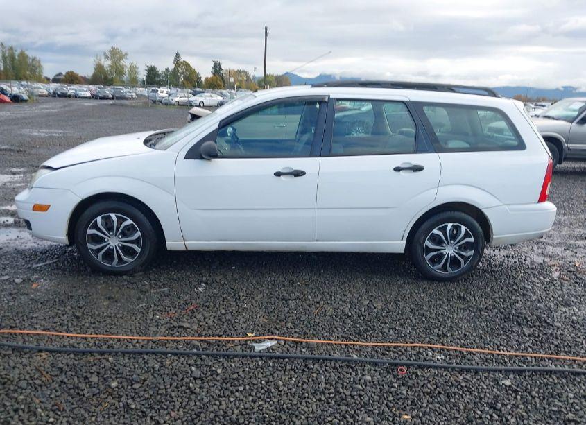 Photo 14 of 2005 Ford Focus ZXW (VIN 1FAFP36N95W302732)