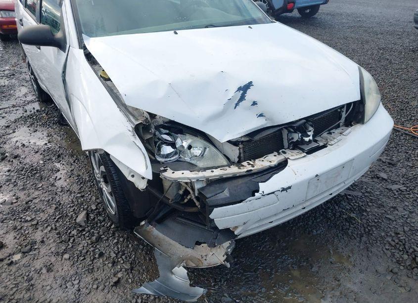 Photo 6 of 2005 Ford Focus ZXW (VIN 1FAFP36N95W302732)