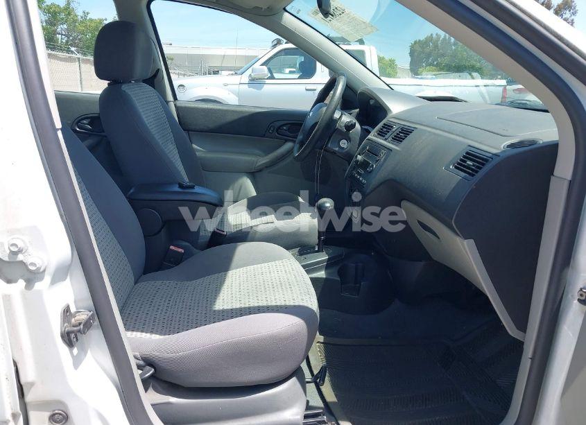 Photo 5 of 2006 Ford Focus ZXW (VIN 1FAFP36NX6W122029)