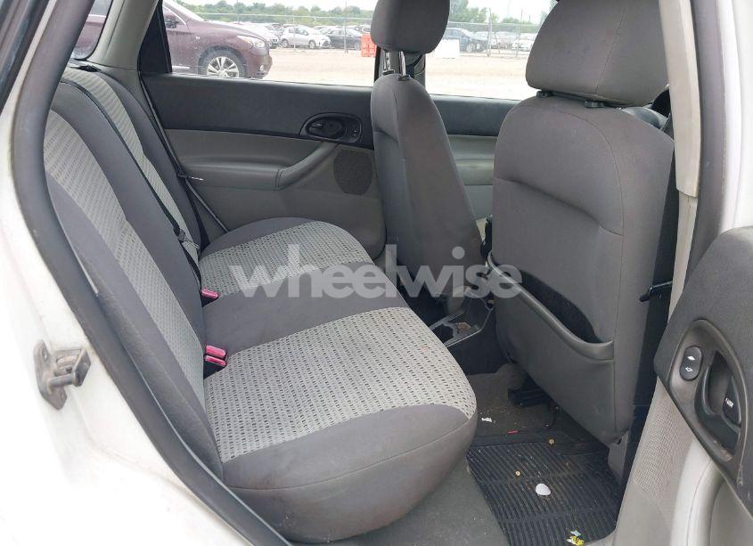 Photo 8 of 2007 Ford Focus SE/SES (VIN 1FAFP36NX7W146610)