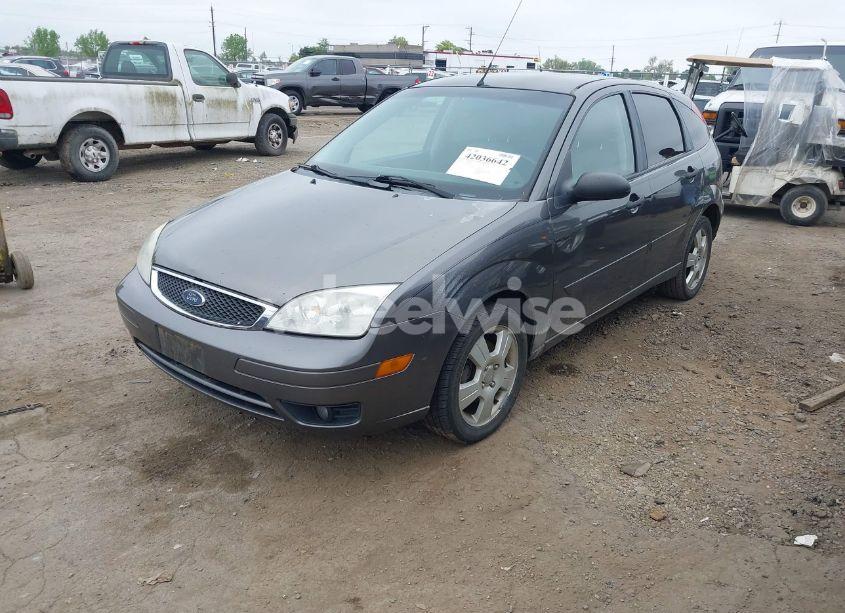 Photo 2 of 2007 Ford Focus ZX5/S/SE/SES (VIN 1FAFP37N07W343784)