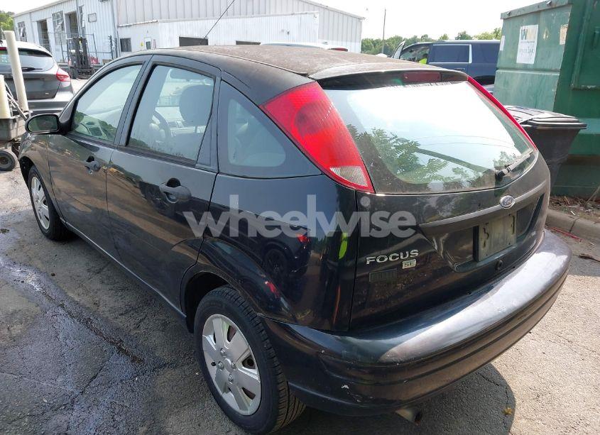 Photo 3 of 2007 Ford Focus S/SE/SES (VIN 1FAFP37N17W299861)