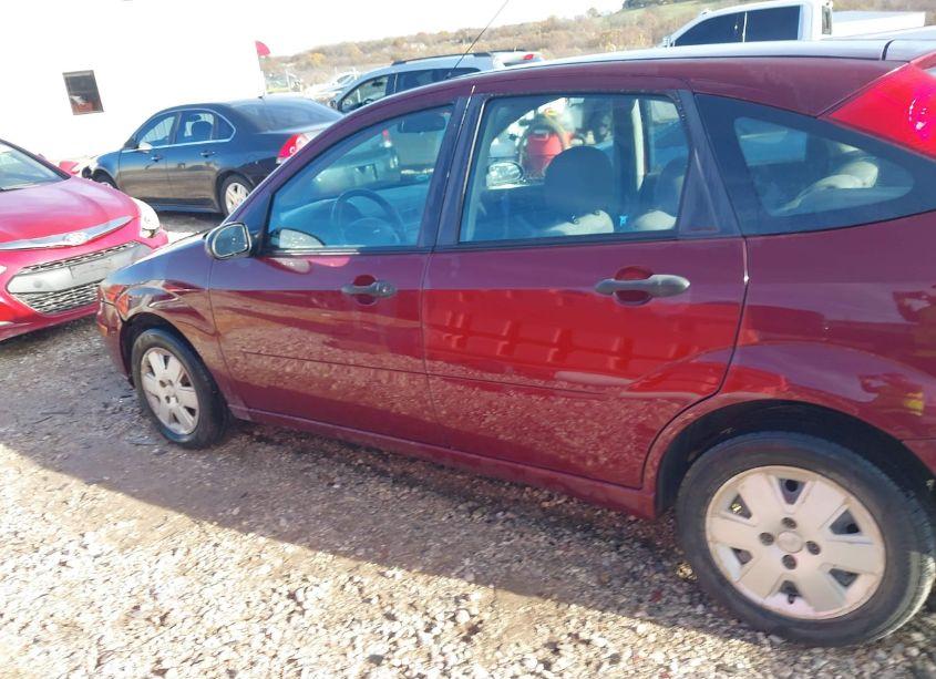 Photo 14 of 2007 Ford Focus S/SE/SES (VIN 1FAFP37N17W344233)