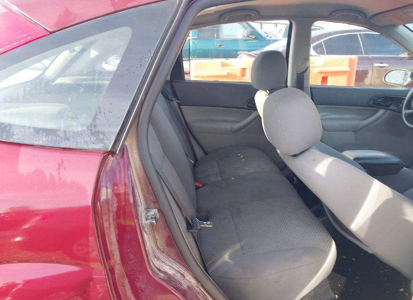 Photo 8 of 2007 Ford Focus S/SE/SES (VIN 1FAFP37N17W344233)