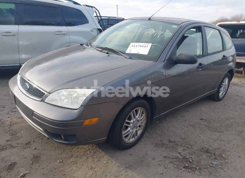 Photo 2 of 2006 Ford Focus ZX5 (VIN 1FAFP37N66W157231)