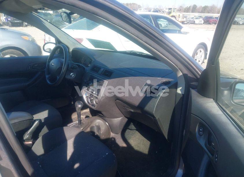 Photo 5 of 2006 Ford Focus ZX5 (VIN 1FAFP37N66W157231)