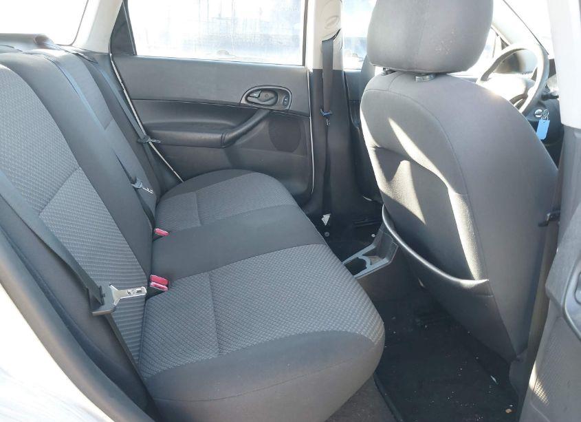 Photo 8 of 2007 Ford Focus S/SE/SES (VIN 1FAFP37N77W190451)