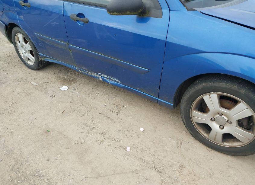 Photo 6 of 2003 Ford Focus ZTS (VIN 1FAFP38323W167005)