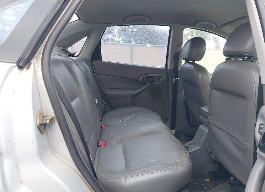 Photo 8 of 2001 Ford Focus ZTS (VIN 1FAFP38381W289347)