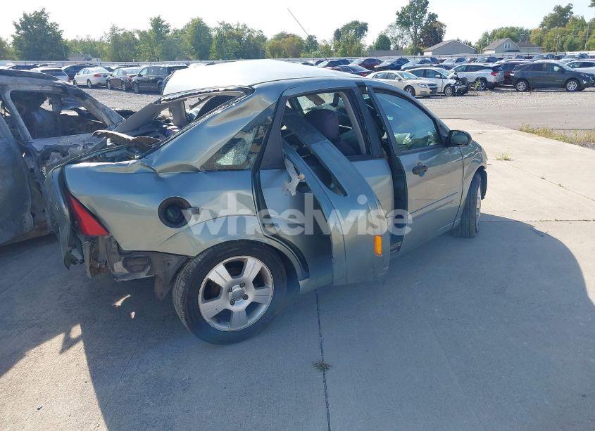 Photo 4 of 2003 Ford Focus ZTS (VIN 1FAFP38383W286659)