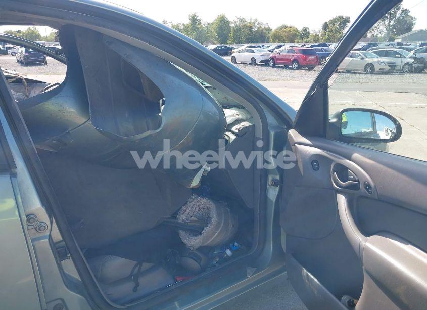Photo 5 of 2003 Ford Focus ZTS (VIN 1FAFP38383W286659)