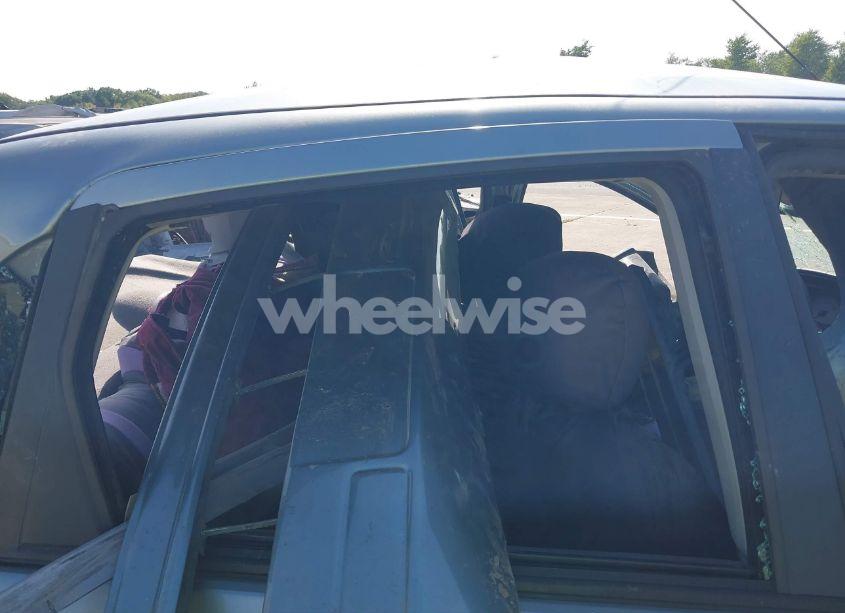 Photo 8 of 2003 Ford Focus ZTS (VIN 1FAFP38383W286659)