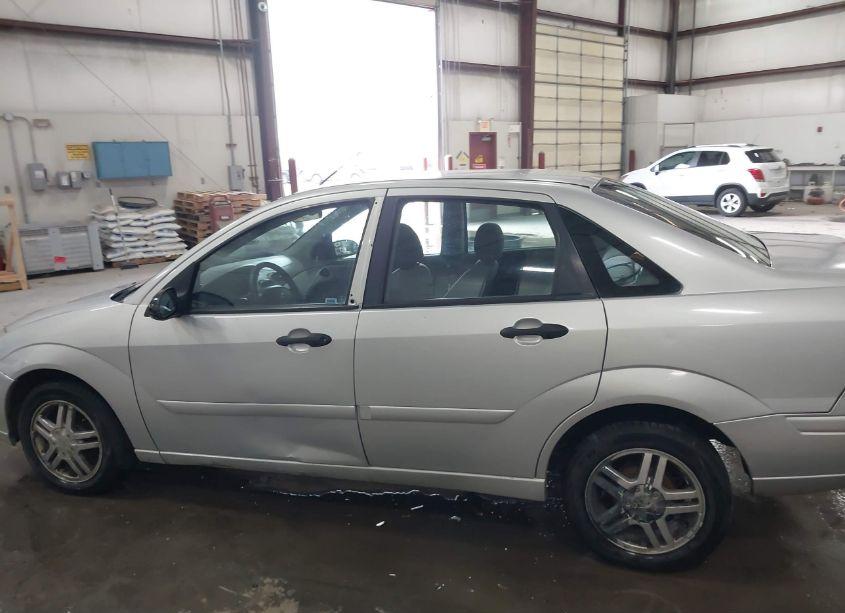 Photo 14 of 2004 Ford Focus ZTS (VIN 1FAFP38Z24W149724)