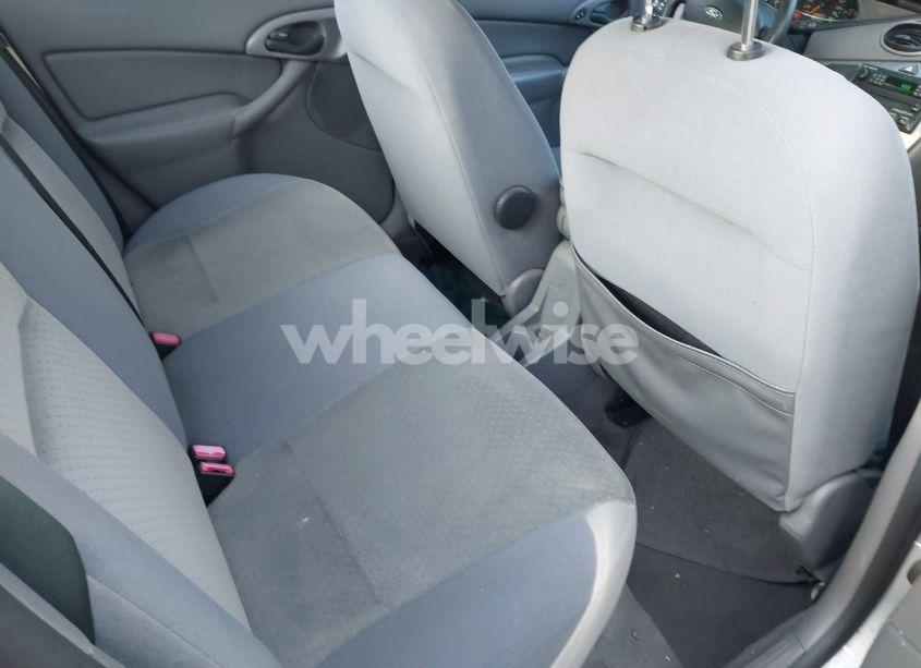 Photo 8 of 2004 Ford Focus ZTS (VIN 1FAFP38Z74W154059)