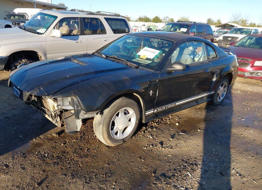 Photo 2 of 2000 Ford Mustang (VIN 1FAFP4040YF121089)