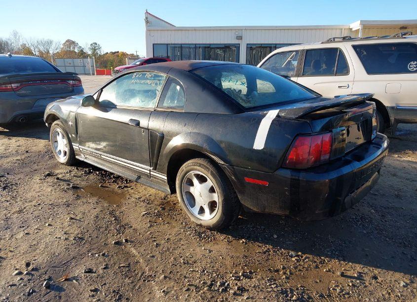 Photo 3 of 2000 Ford Mustang (VIN 1FAFP4040YF121089)