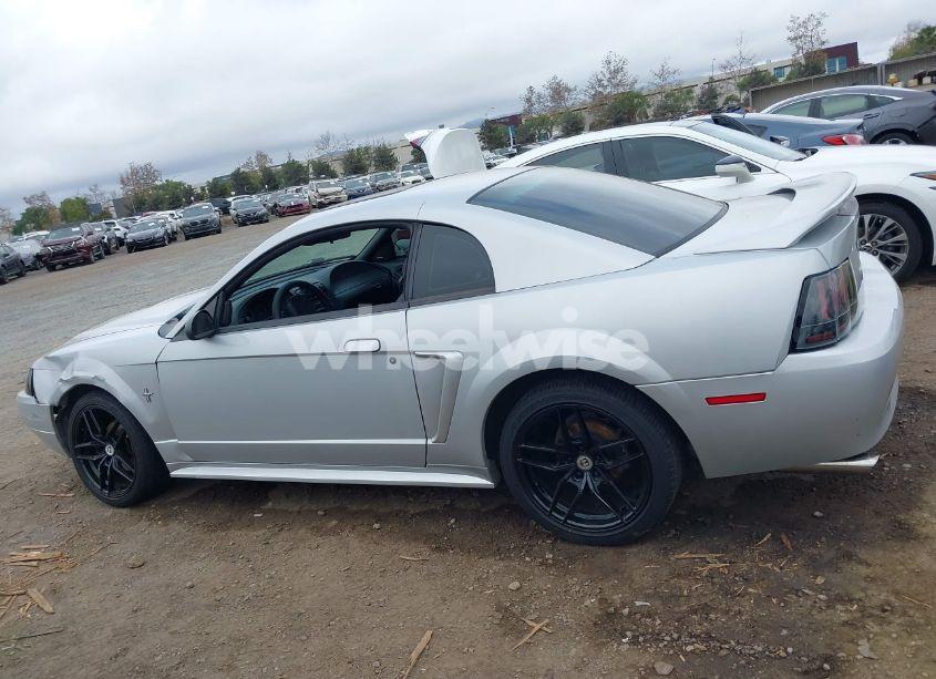 Photo 14 of 2000 Ford Mustang (VIN 1FAFP4040YF182992)