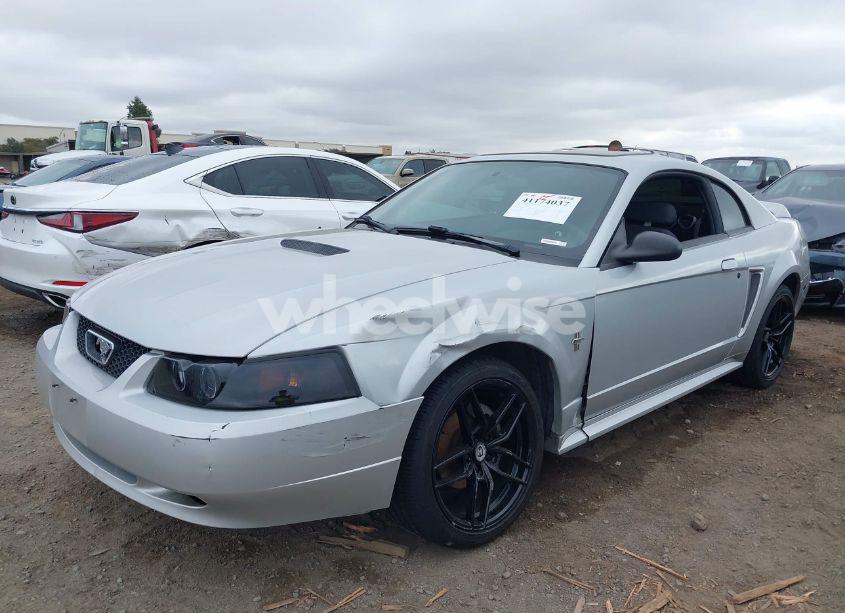 Photo 6 of 2000 Ford Mustang (VIN 1FAFP4040YF182992)